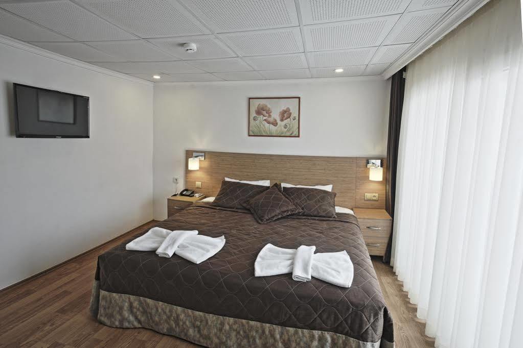 Riva Hotel Alsancak Izmir Exterior photo